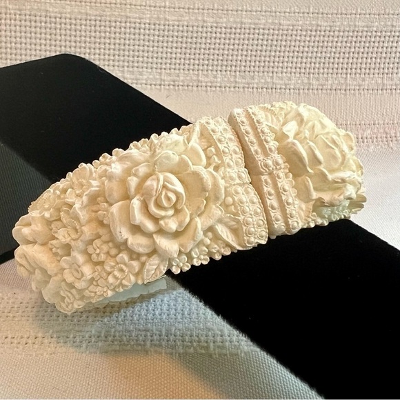 Vintage Estate Carved Floral Celluloid Clamper Bracelet Hinged EUC - Picture 2 of 8